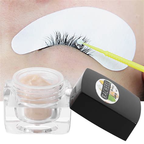 Magical adhesive for fake lashes
